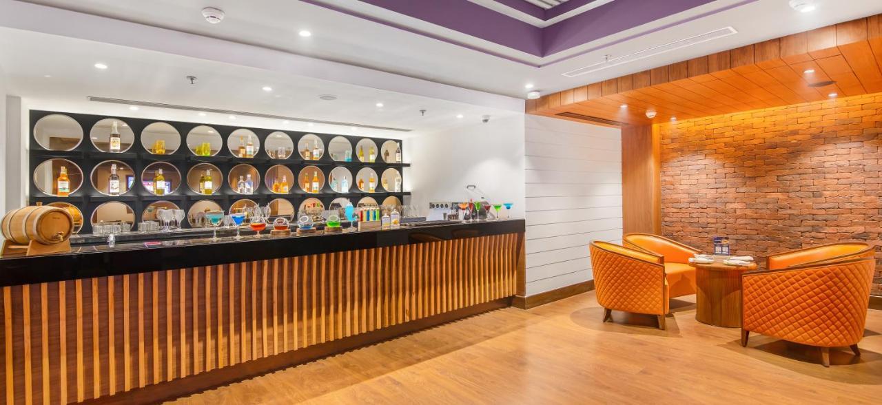 ホテル Golden Tulip ジャランダール エクステリア 写真